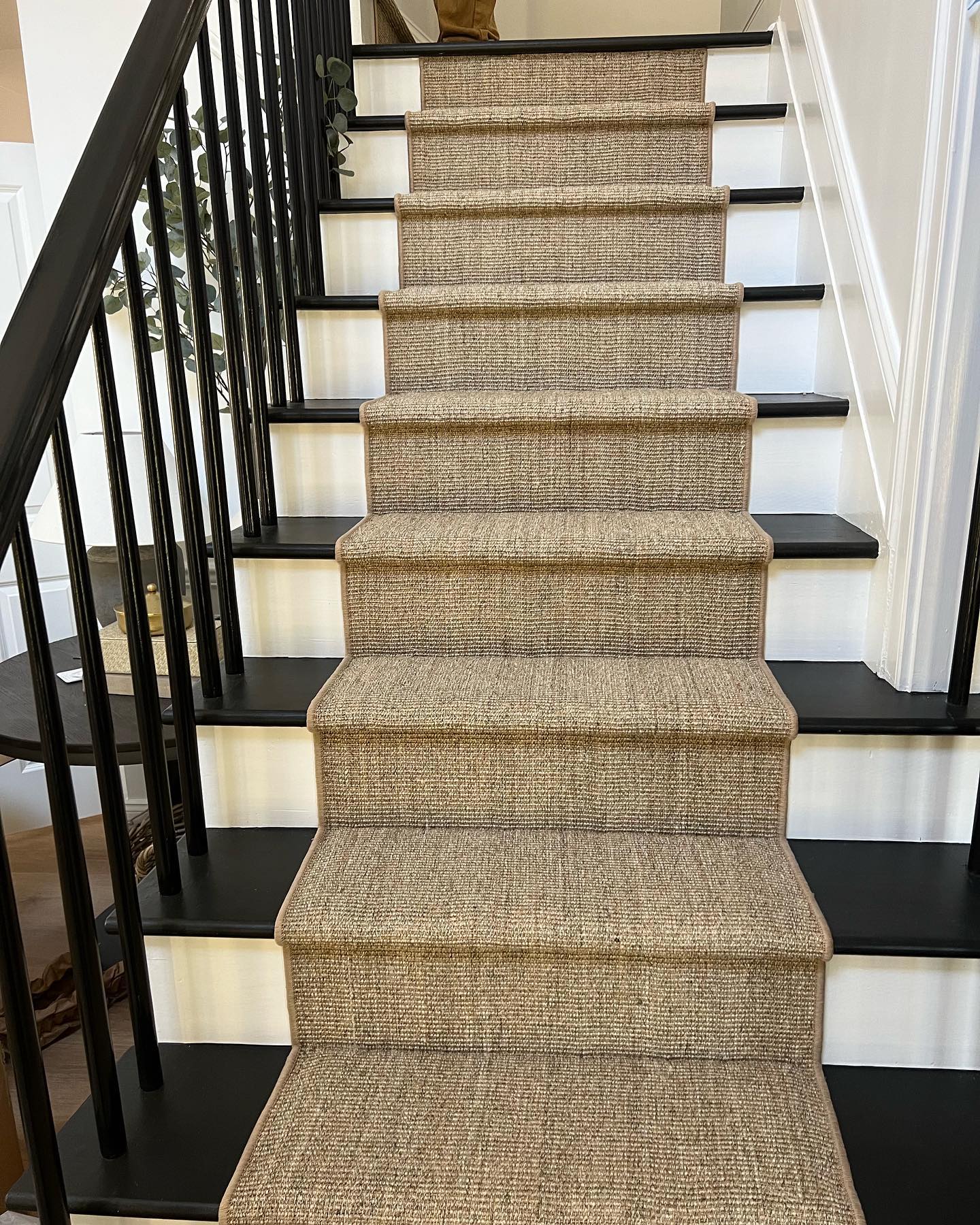 Staircase Flooring Solutions: Elevating Your Maryland Home’s Entryway