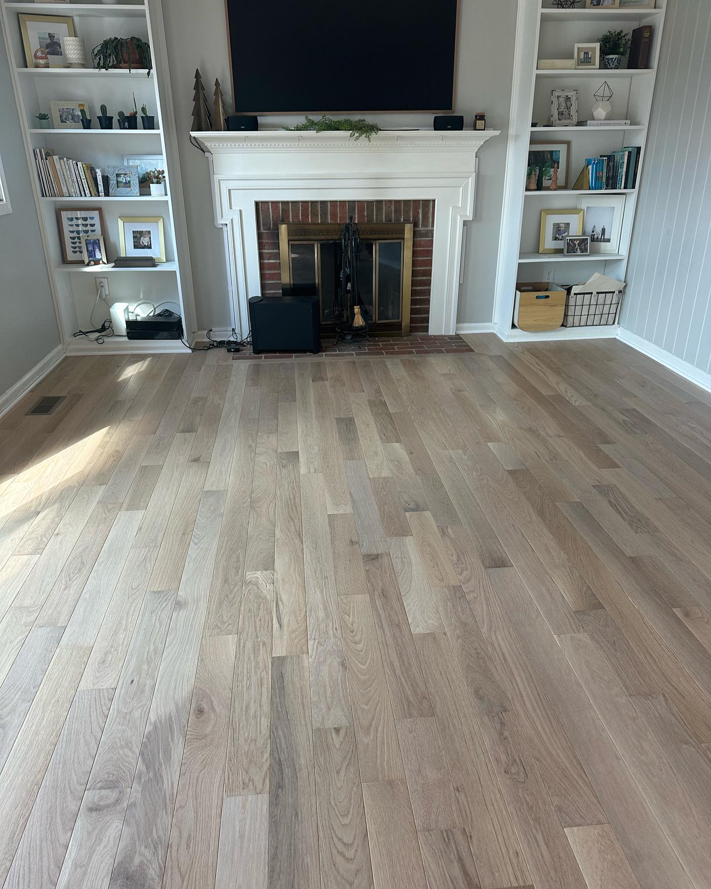 Red Oak vs. White Oak Hardwood: Which is Best for Your Maryland Home?